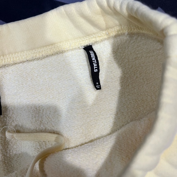 Fear Of God Essentials Yellow Sweat Short - Picture 4 of 4